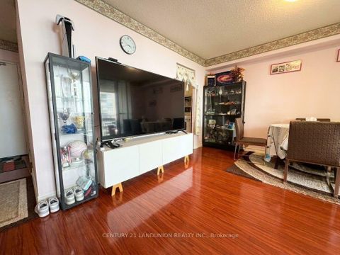 Photo 6 at 1005 - 2500 Bridletowne Circle, L'Amoreaux, Toronto