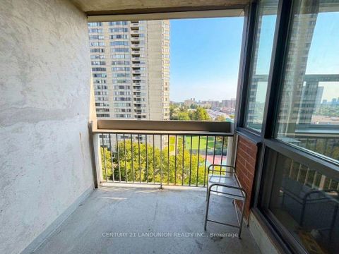 Photo 8 at 1005 - 2500 Bridletowne Circle, L'Amoreaux, Toronto