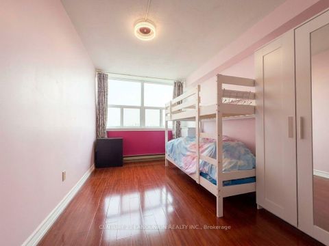 Photo 13 at 1005 - 2500 Bridletowne Circle, L'Amoreaux, Toronto