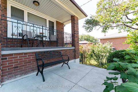 Photo 3 at 25A St Andrews Boulevard, The Westway, Toronto