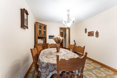 Photo 10 at 25A St Andrews Boulevard, The Westway, Toronto