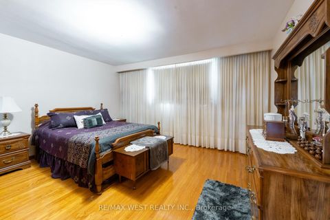 Photo 13 at 25A St Andrews Boulevard, The Westway, Toronto