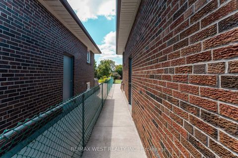 Photo 38 at 25A St Andrews Boulevard, The Westway, Toronto