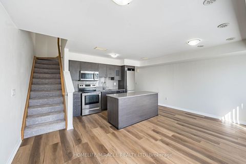 Photo 14 at 8 - 161 William Duncan Road, CFB, Toronto