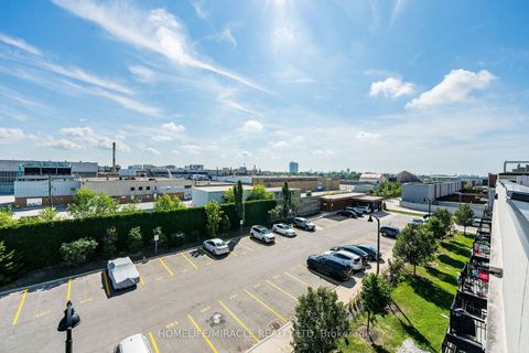 Photo 32 at 8 - 161 William Duncan Road, CFB, Toronto