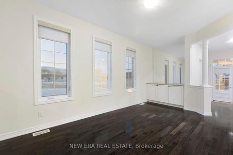 Photo 3 at 2 Lady Valentina Avenue, Patterson, Vaughan