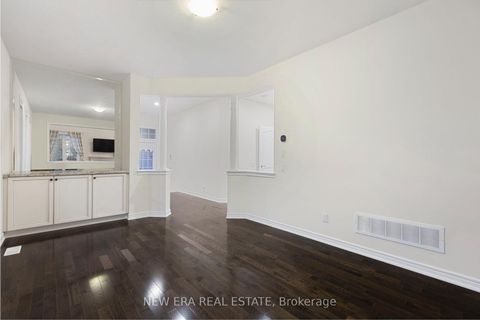 Photo 5 at 2 Lady Valentina Avenue, Patterson, Vaughan