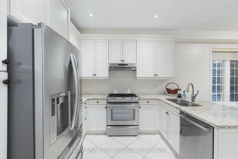 Photo 8 at 2 Lady Valentina Avenue, Patterson, Vaughan