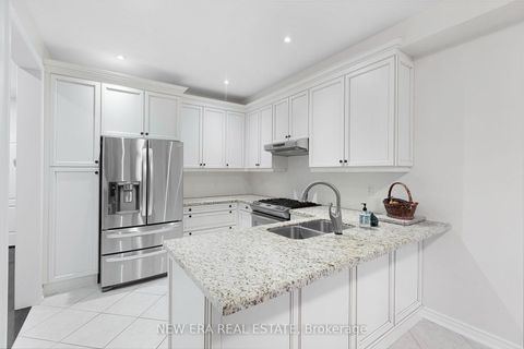 Photo 9 at 2 Lady Valentina Avenue, Patterson, Vaughan