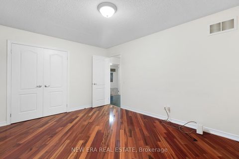 Photo 31 at 2 Lady Valentina Avenue, Patterson, Vaughan
