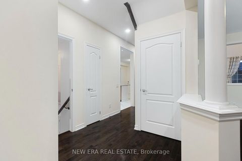 Photo 34 at 2 Lady Valentina Avenue, Patterson, Vaughan