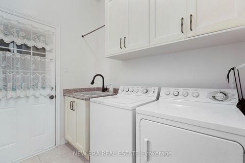 Photo 35 at 2 Lady Valentina Avenue, Patterson, Vaughan
