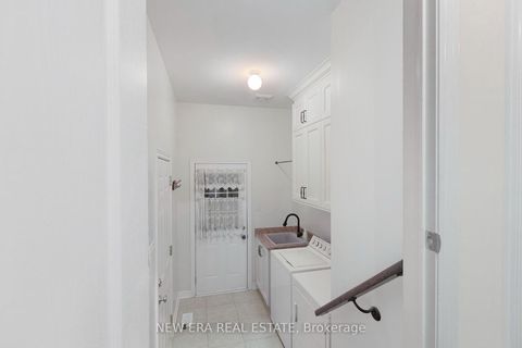 Photo 36 at 2 Lady Valentina Avenue, Patterson, Vaughan