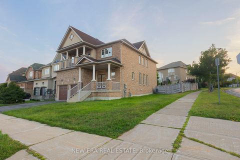 Photo 44 at 2 Lady Valentina Avenue, Patterson, Vaughan