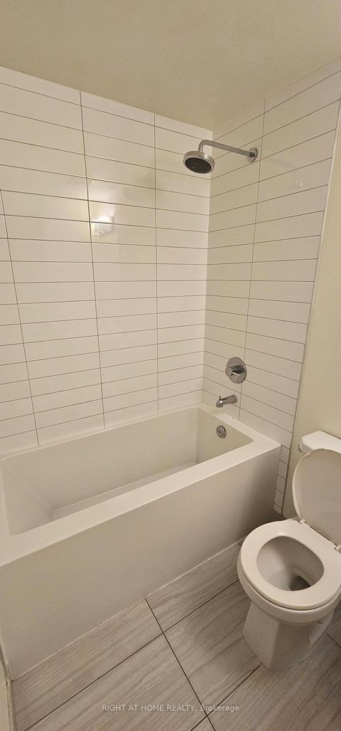 Photo 10 at 632 - 460 Adelaide Street E, Moss Park, Toronto