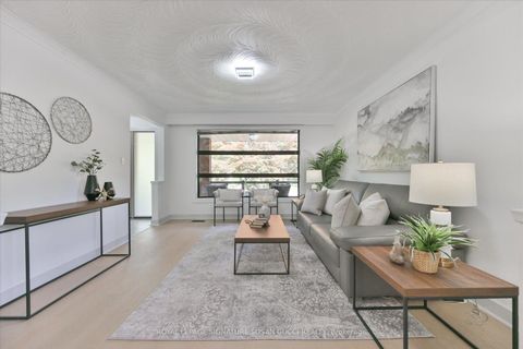 Photo 8 at 16 Squires Avenue, Parkview, Toronto