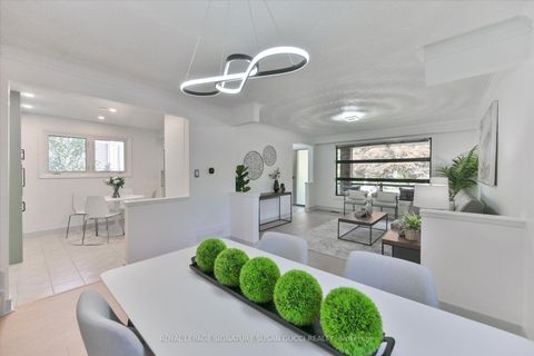 Photo 10 at 16 Squires Avenue, Parkview, Toronto