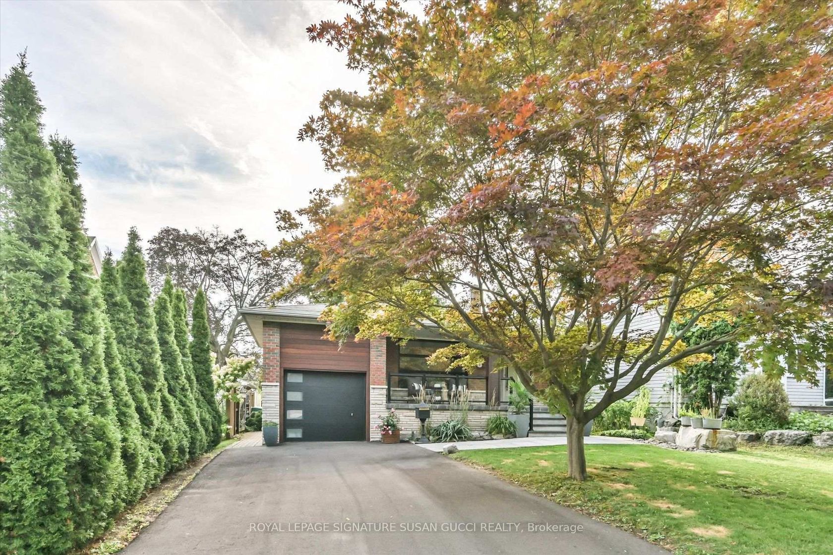 16 Squires Avenue, Parkview, Toronto 