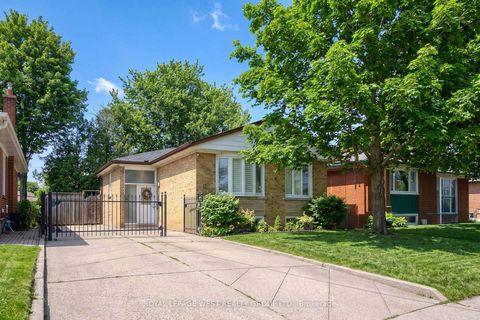 Photo 0 at 12 Leavenworth Crescent, Markland Wood, Toronto