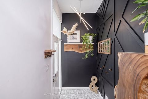 Photo 2 at 12 Leavenworth Crescent, Markland Wood, Toronto