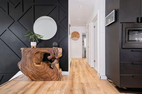 Photo 4 at 12 Leavenworth Crescent, Markland Wood, Toronto
