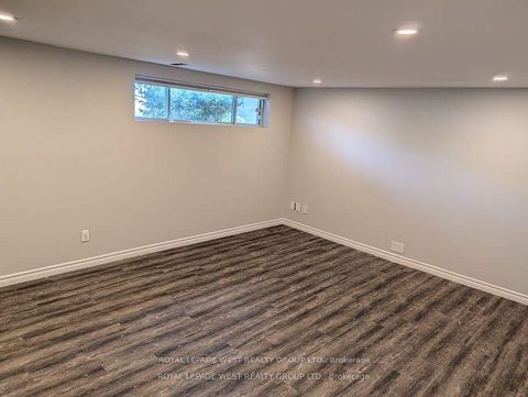 Photo 27 at 12 Leavenworth Crescent, Markland Wood, Toronto