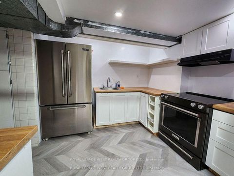 Photo 28 at 12 Leavenworth Crescent, Markland Wood, Toronto