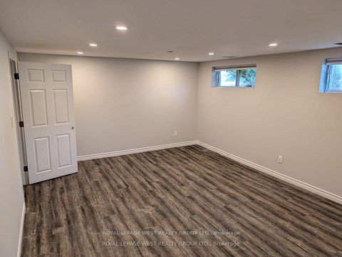 Photo 30 at 12 Leavenworth Crescent, Markland Wood, Toronto