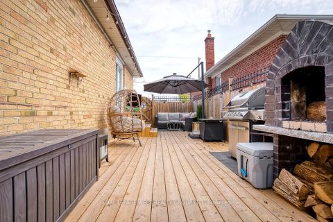 Photo 34 at 12 Leavenworth Crescent, Markland Wood, Toronto