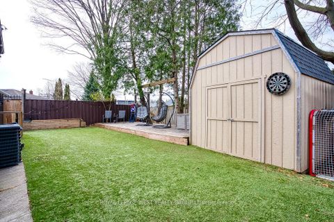 Photo 38 at 12 Leavenworth Crescent, Markland Wood, Toronto