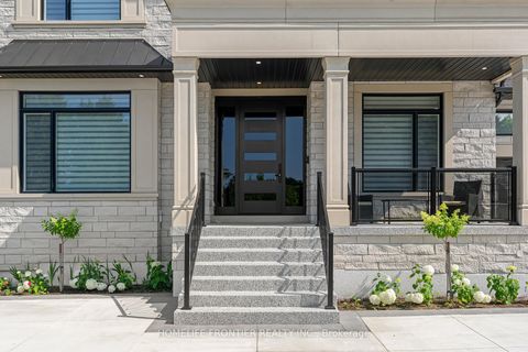 Photo 5 at 731 Woodland Acres Crescent, Rural Vaughan, Vaughan