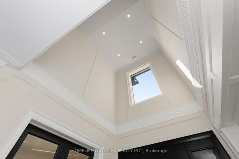 Photo 6 at 731 Woodland Acres Crescent, Rural Vaughan, Vaughan