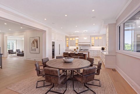 Photo 11 at 731 Woodland Acres Crescent, Rural Vaughan, Vaughan