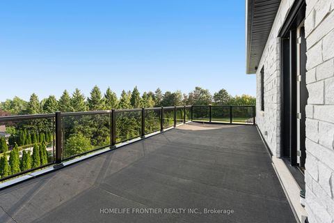Photo 25 at 731 Woodland Acres Crescent, Rural Vaughan, Vaughan