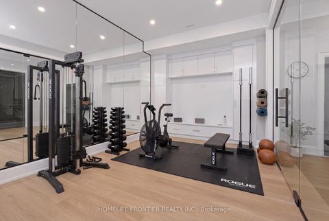 Photo 33 at 731 Woodland Acres Crescent, Rural Vaughan, Vaughan