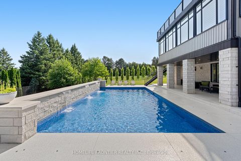 Photo 37 at 731 Woodland Acres Crescent, Rural Vaughan, Vaughan