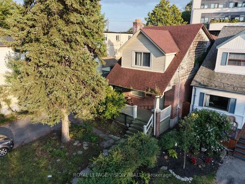 Photo 4 at 9 East Road, Cliffside, Toronto