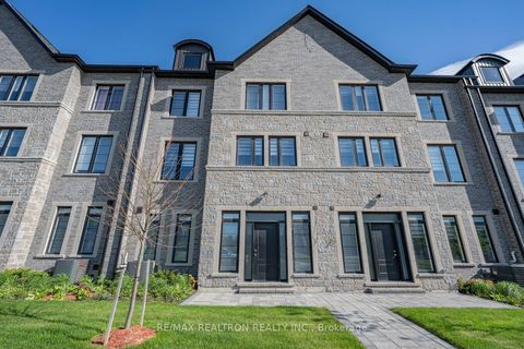 Photo 1 at 06 - 260 Eagle Street, Central Newmarket, Newmarket
