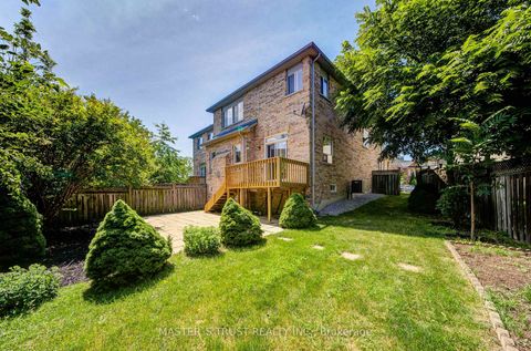 Photo 1 at 33 Levellands Crescent, Langstaff, Richmond Hill