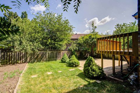 Photo 2 at 33 Levellands Crescent, Langstaff, Richmond Hill