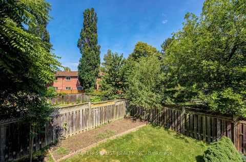 Photo 3 at 33 Levellands Crescent, Langstaff, Richmond Hill