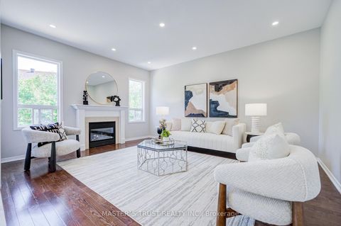 Photo 14 at 33 Levellands Crescent, Langstaff, Richmond Hill