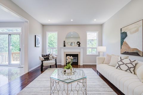 Photo 15 at 33 Levellands Crescent, Langstaff, Richmond Hill