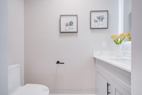 Photo 18 at 33 Levellands Crescent, Langstaff, Richmond Hill