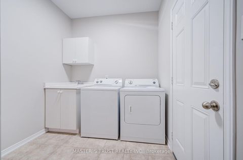 Photo 19 at 33 Levellands Crescent, Langstaff, Richmond Hill