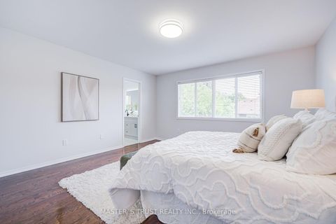 Photo 23 at 33 Levellands Crescent, Langstaff, Richmond Hill