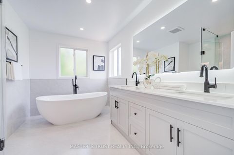 Photo 24 at 33 Levellands Crescent, Langstaff, Richmond Hill