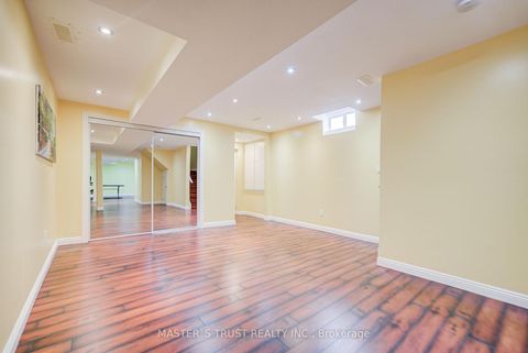 Photo 33 at 33 Levellands Crescent, Langstaff, Richmond Hill