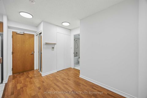Photo 5 at 1010 - 7 Lorraine Drive, Willowdale West, Toronto