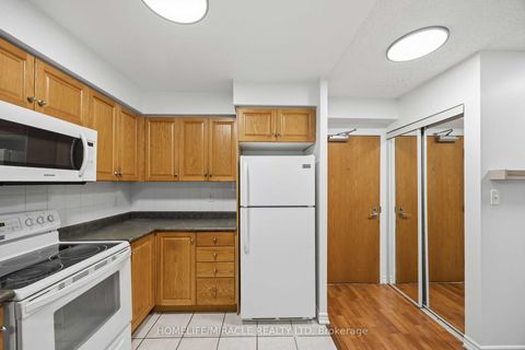 Photo 12 at 1010 - 7 Lorraine Drive, Willowdale West, Toronto